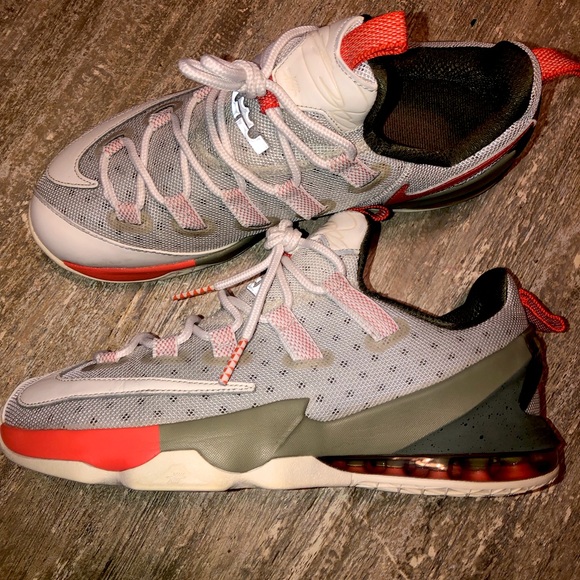 Lebron  XIII Low LMTD - Picture 3 of 8